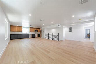 1559 S Ogden Dr in Los Angeles, CA - Building Photo - Building Photo