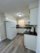 213 Concord Ct in Weirton, WV - Building Photo - Building Photo