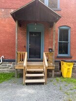 118 E Chemung Pl, Unit B in Elmira, NY - Building Photo