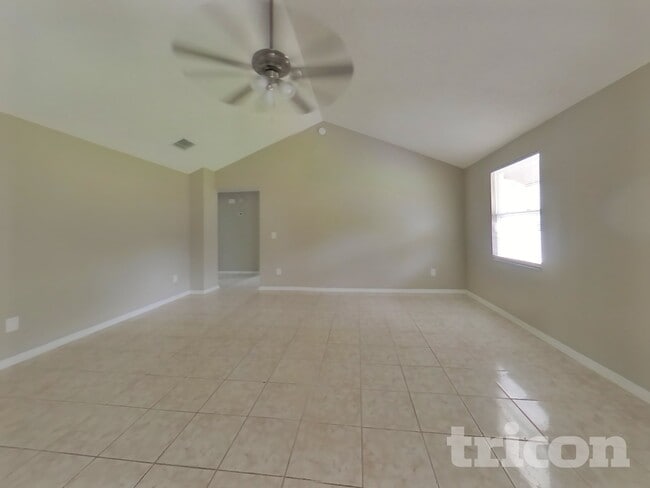 2663 Kenwood Dr E in Jacksonville, FL - Building Photo - Building Photo