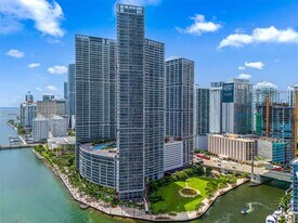 495 Brickell Ave in Miami, FL - Building Photo