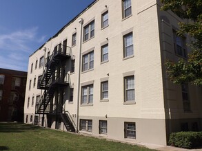 Marlborugh Flats in Newport News, VA - Building Photo - Building Photo