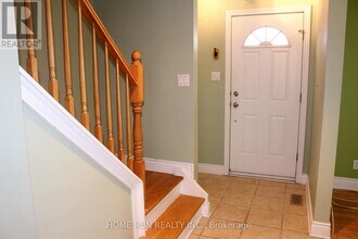 1000 Debra Ave in Ottawa, ON - Building Photo - Building Photo