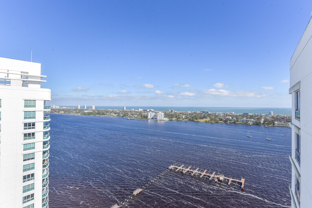 231 Riverside Dr, Unit 2503 in Holly Hill, FL - Building Photo