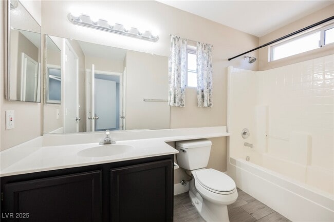 138 Cam Capri in Henderson, NV - Building Photo - Building Photo