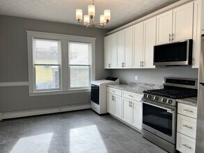 31 Cutler St in Winthrop, MA - Building Photo - Building Photo