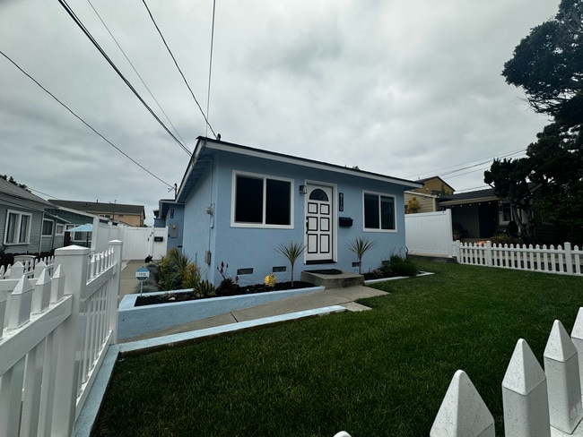 4110 E Wilton St in Long Beach, CA - Foto de edificio - Building Photo