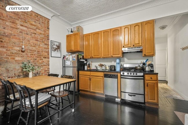 55 Clifton Pl in Brooklyn, NY - Foto de edificio - Building Photo