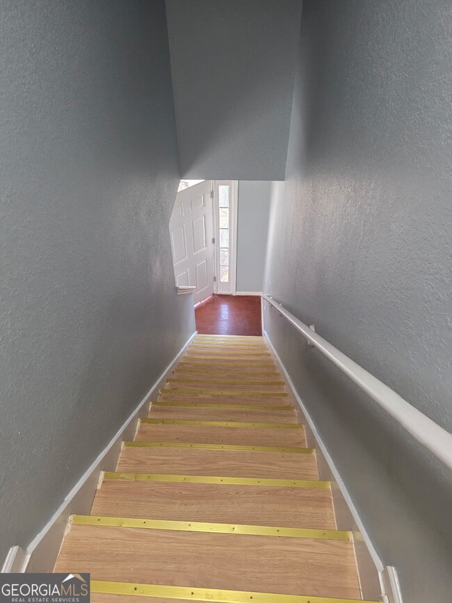 321 Brookview Dr in Riverdale, GA - Building Photo - Building Photo