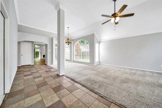 4911 Greenriver Valley Dr in Houston, TX - Building Photo - Building Photo