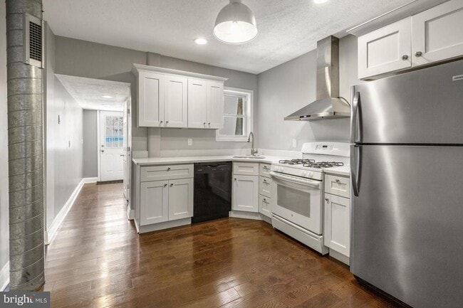 property at 2564 Collins St