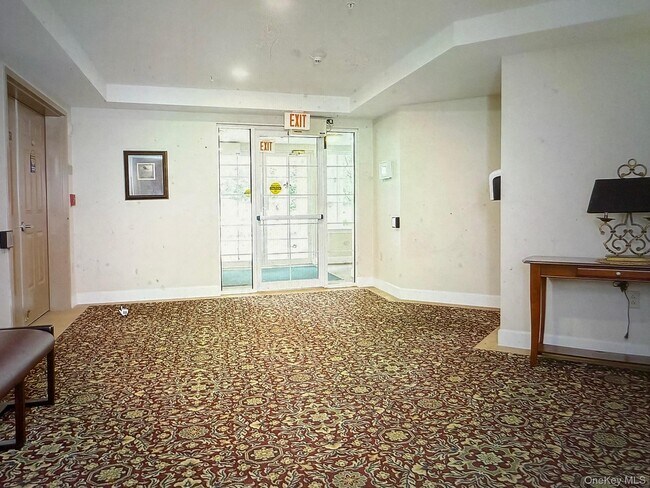 110 Sutton Dr in Mt Kisco, NY - Building Photo - Building Photo