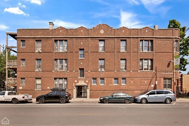 2842 W Augusta Blvd in Chicago, IL - Building Photo