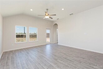 15 Pelican Ave in McAllen, TX - Building Photo - Building Photo