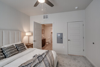 Saddle Ridge Luxury Apartments in Cheyenne, WY - Building Photo - Interior Photo