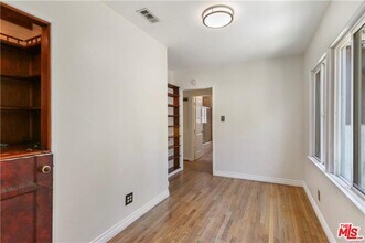 6244 Simpson Ave in Los Angeles, CA - Building Photo - Building Photo