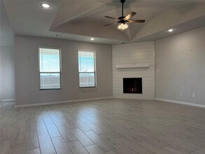 115 Bowling Grn Ave. in Red Oak, TX - Building Photo - Building Photo