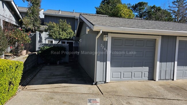 property at 3289 Amethyst Ln