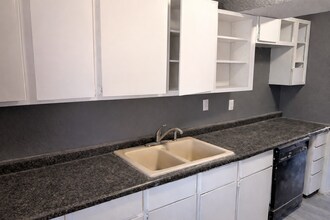 35 O'Sage Ave in Hanover, IL - Building Photo - Building Photo