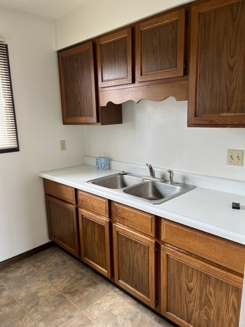 15 N Lawler St, Unit 1 in Emmetsburg, IA - Building Photo - Building Photo