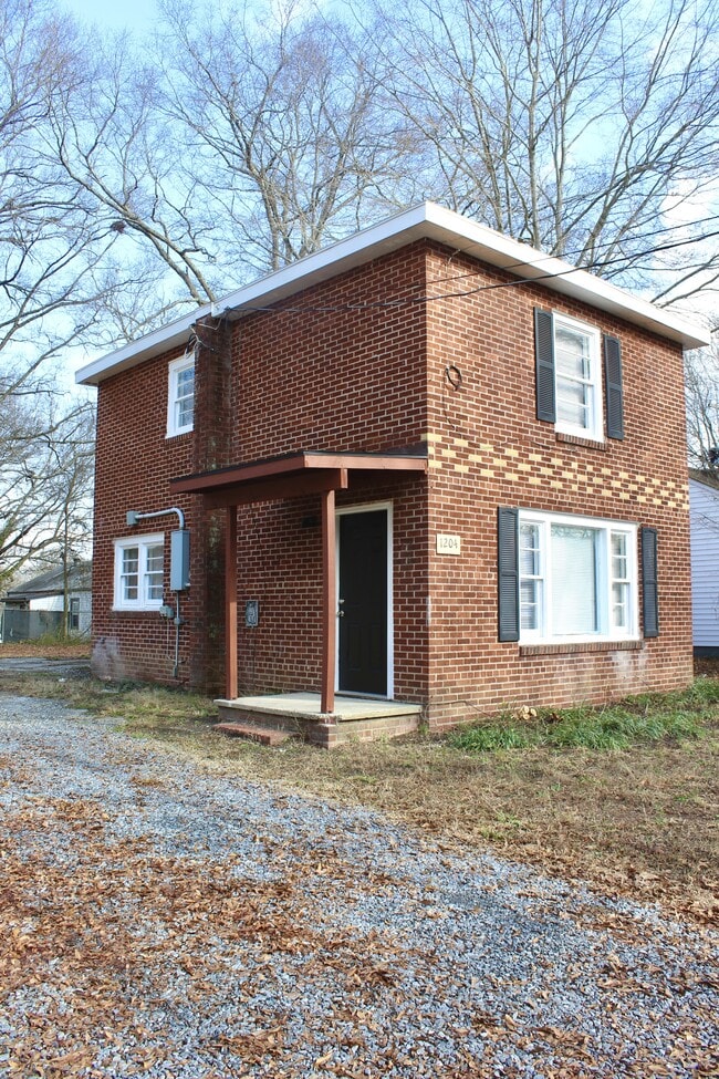 1204 W Mauney Ave in Gastonia, NC - Building Photo - Building Photo