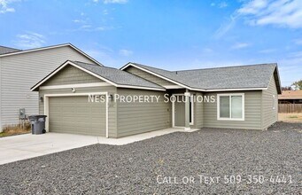 322 W 6th St in Warden, WA - Building Photo - Building Photo
