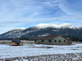240 Cayuse Ln in Kalispell, MT - Building Photo