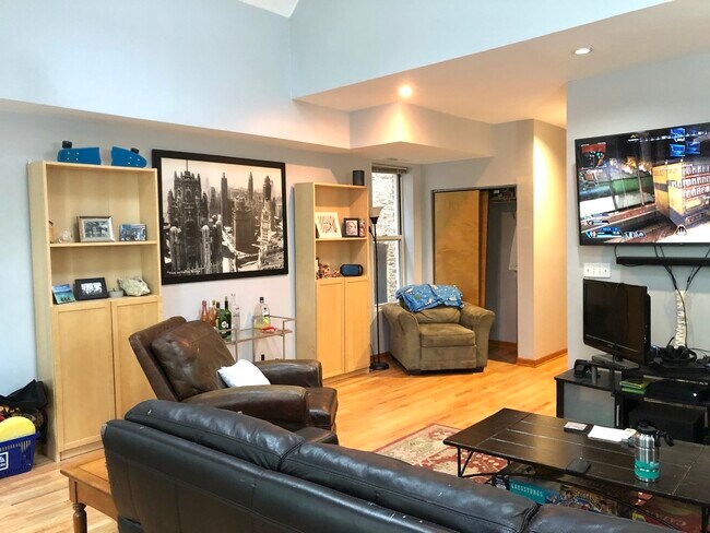 2118 N Hoyne Ave in Chicago, IL - Building Photo - Building Photo