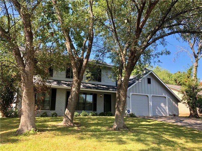1705 Pebble Brook Dr in Austin, TX - Building Photo - Building Photo