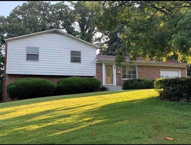 property at 4609 Lakeview Dr NW
