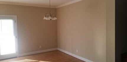 405 S Pointe Dr in Winterville, NC - Building Photo - Building Photo