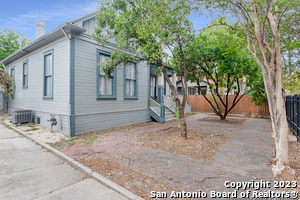 1107 E Quincy St in San Antonio, TX - Building Photo - Building Photo