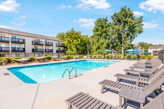 Crossing at Reedy Creek in Charlotte, NC - Foto de edificio - Building Photo