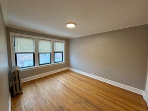 6501 S Maplewood Ave, Unit 2523-2 in Chicago, IL - Foto de edificio - Building Photo