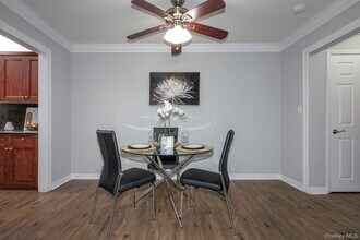 70 Philip Walk in Babylon, NY - Building Photo - Building Photo