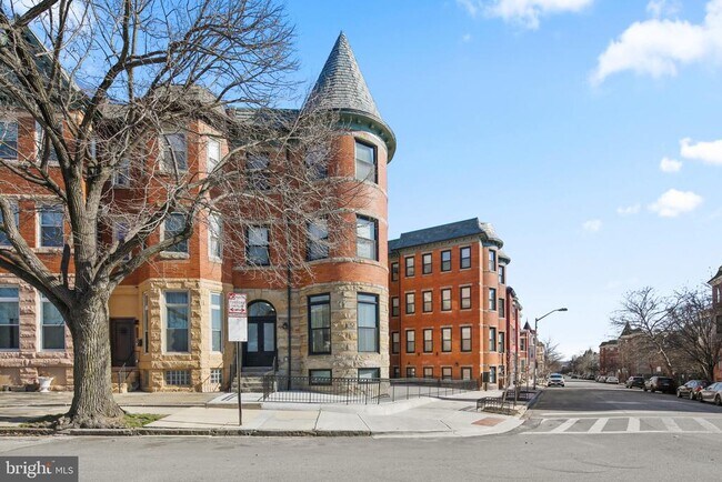 2201 Brookfield Ave in Baltimore, MD - Building Photo - Building Photo