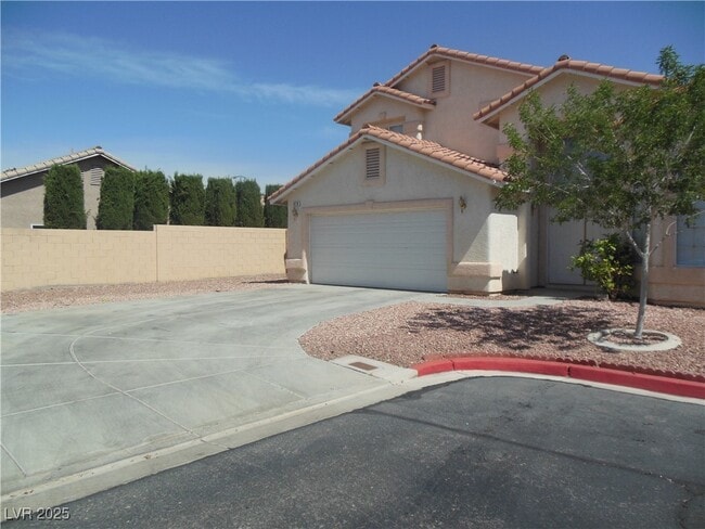property at 878 E Scarlet Haze Ave