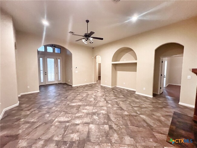 property at 2213 Garden Gate Cir