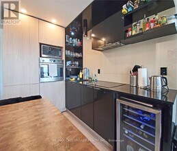 70 Temperance St in Toronto, ON - Building Photo - Building Photo