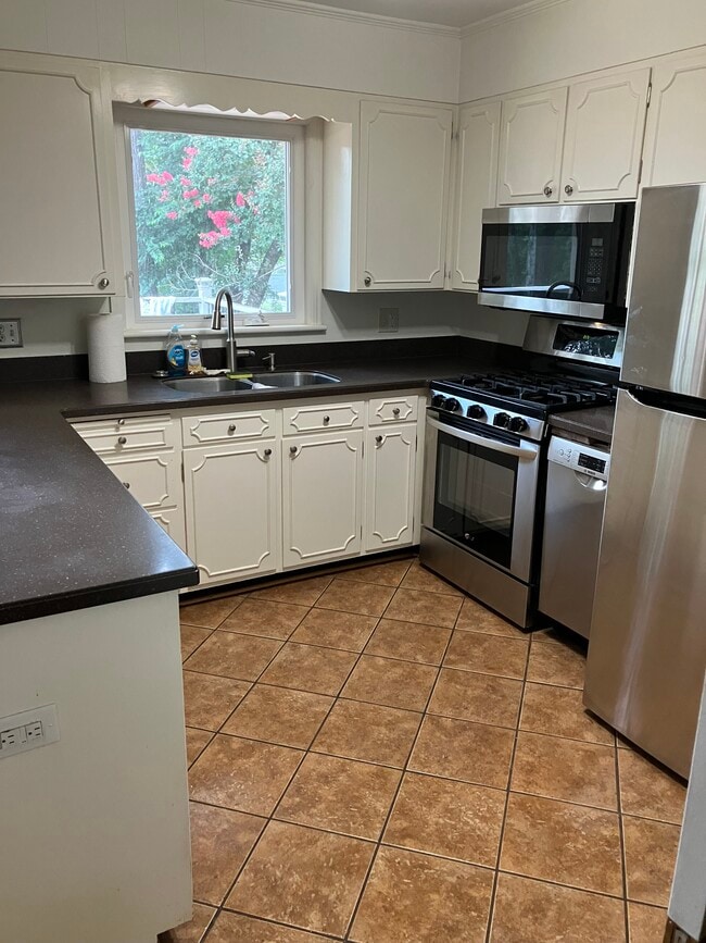 3540 Kenwick Trail in Cave Spring, VA - Building Photo - Building Photo