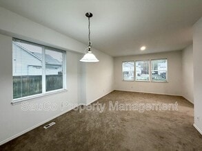 3640 Park Dr in Columbia City, OR - Building Photo - Building Photo