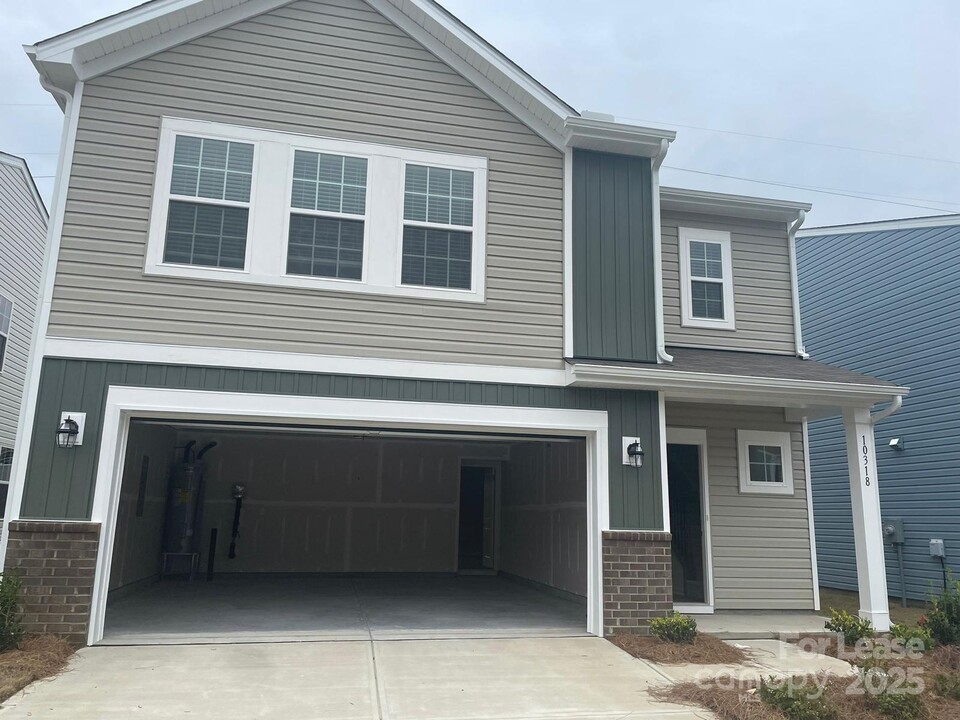 10318 Chatham Run Ln in Charlotte, NC - Building Photo