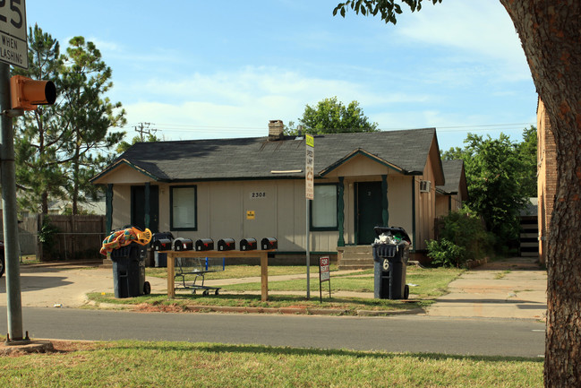 2308 NW 12th St in Oklahoma City, OK - Building Photo - Building Photo