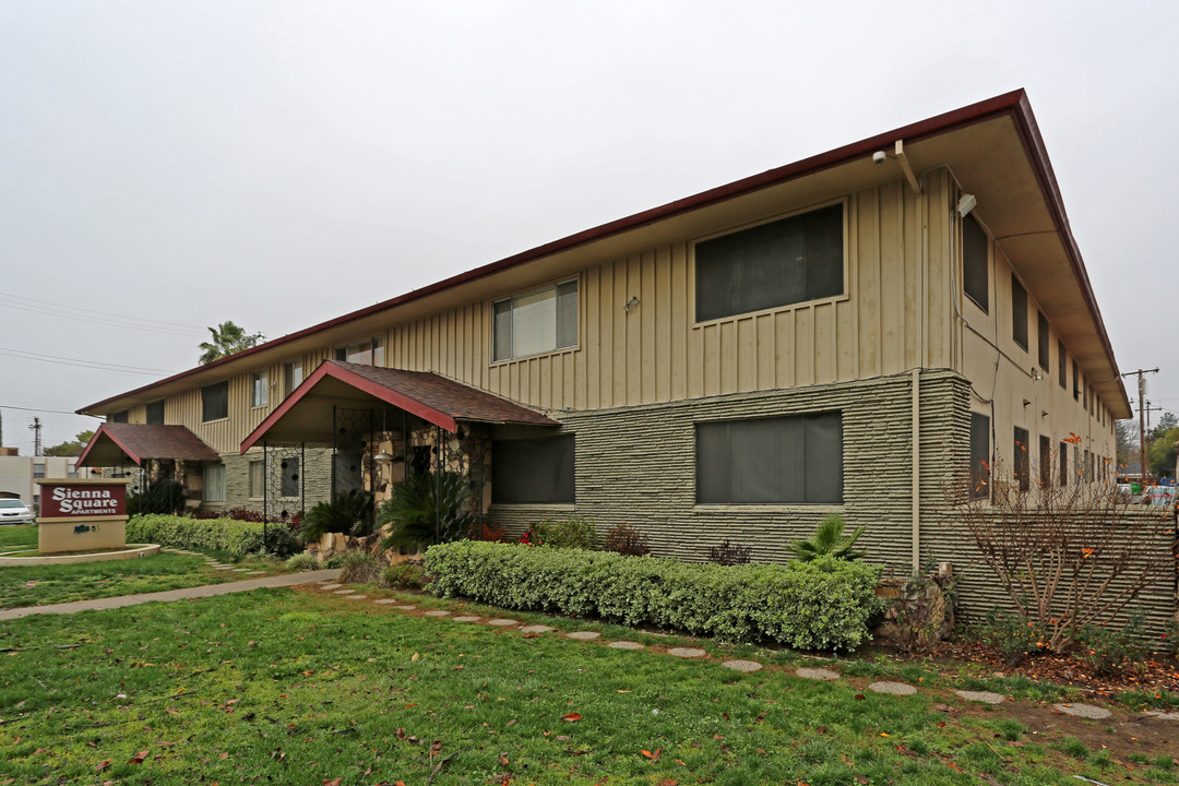 Sienna Square Apartments in Carmichael, CA - Building Photo