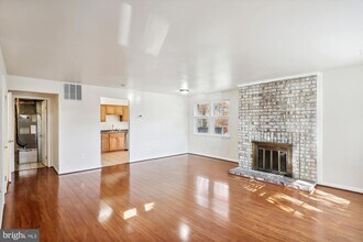 13164 Musicmaster Dr in Silver Spring, MD - Building Photo - Building Photo