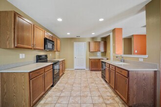 1829 Foxfield Way in Justin, TX - Building Photo - Building Photo