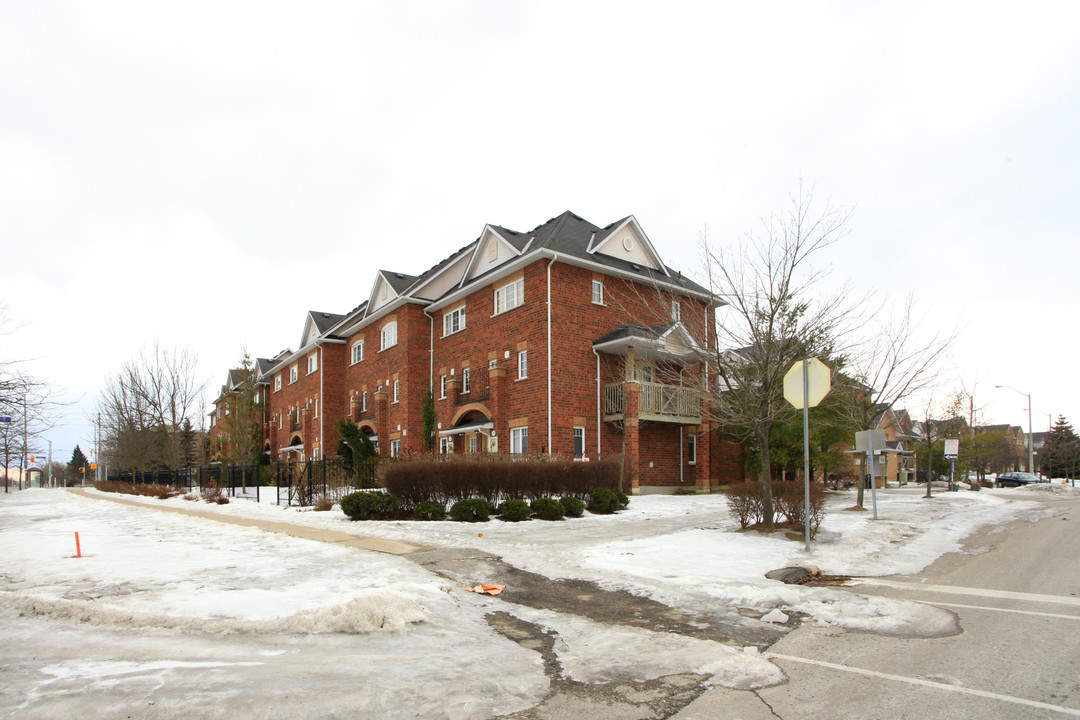 Meadowvale Rd in Toronto, ON - Building Photo