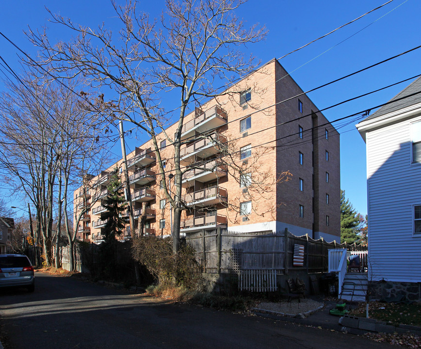 The Brentwood Apartments in Arlington, MA - Foto de edificio