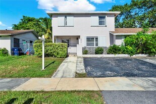 20537 SW 92nd Ct in Cutler Bay, FL - Building Photo