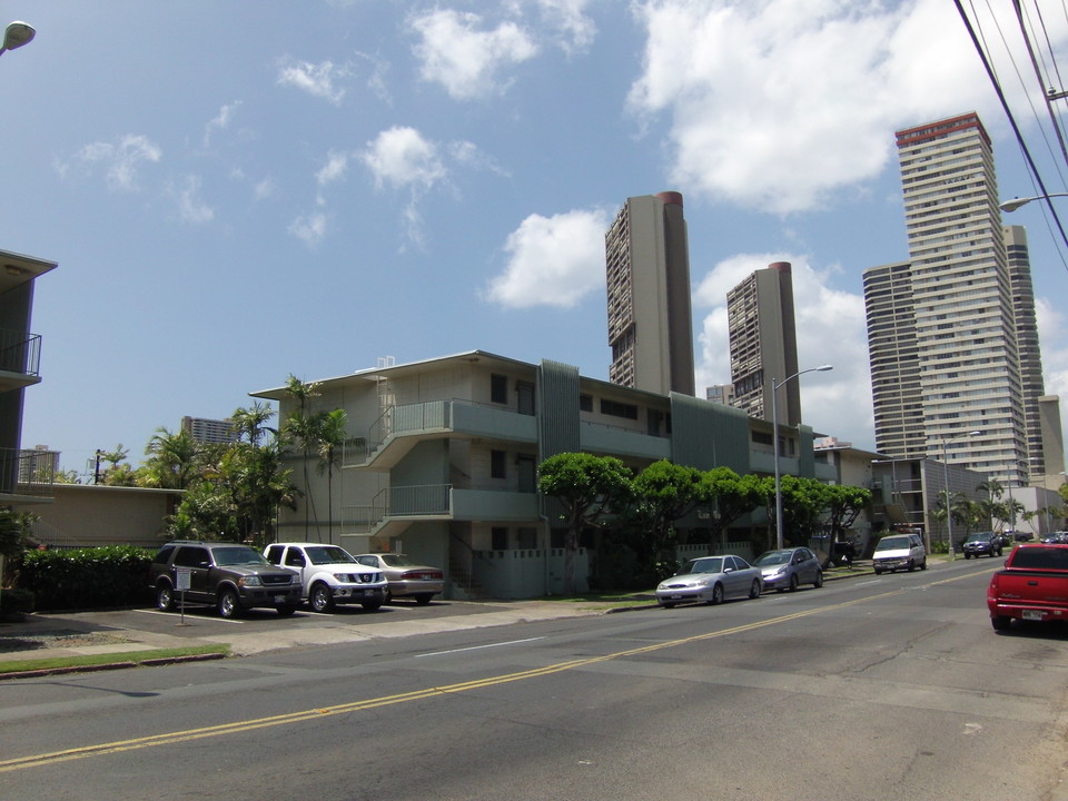 Laau Gardens in Honolulu, HI - Building Photo